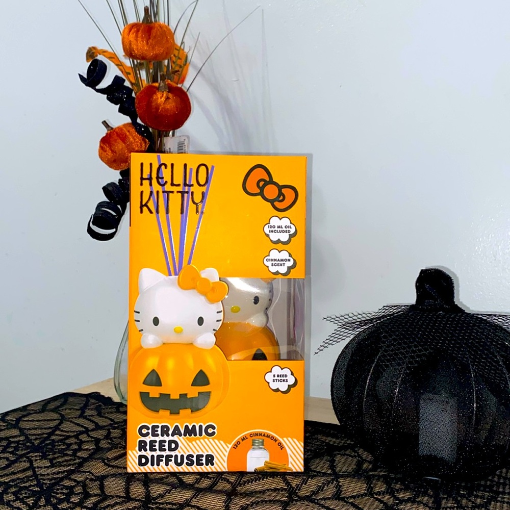 Hello Kitty Jack-O’-Lantern Halloween Ceramic Diffuser NWT